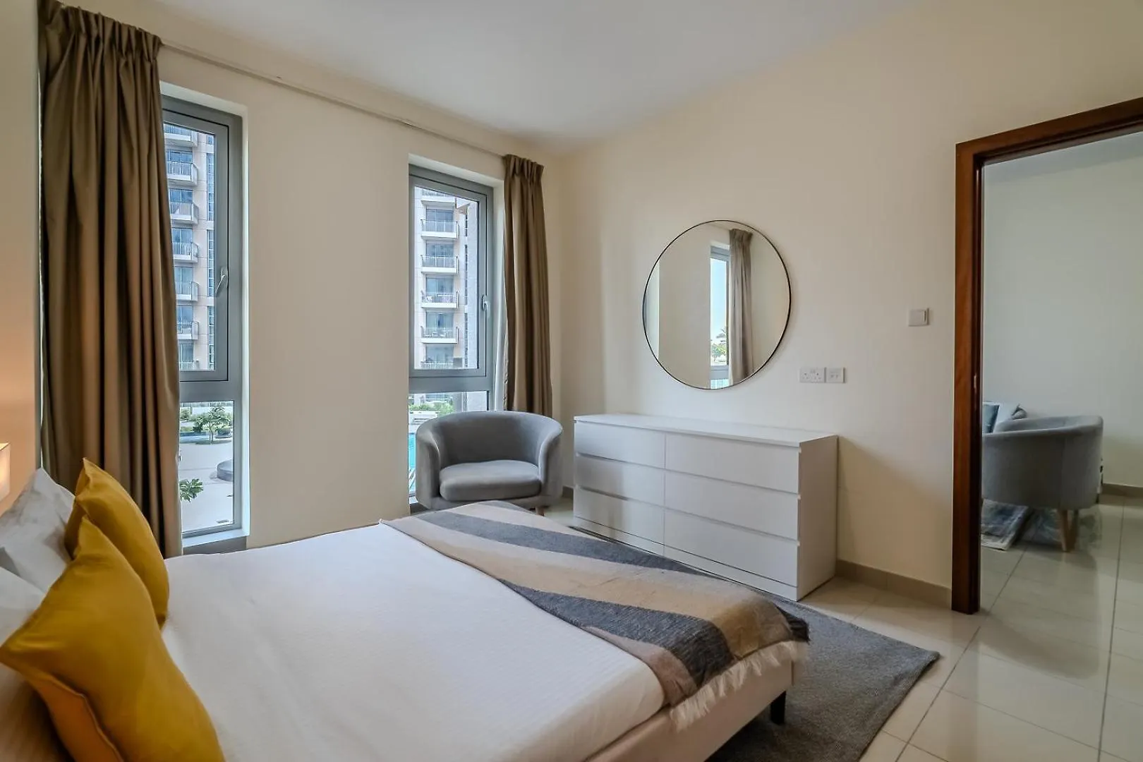Spacious 1Bdr Apartment Downtown I Standpoint Tower Dubai