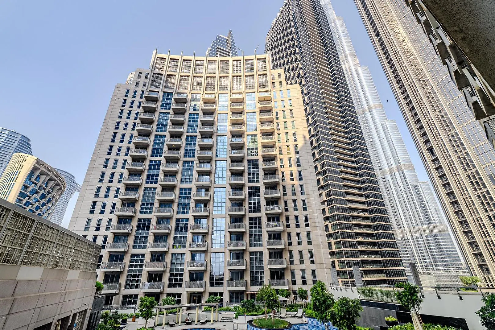 Spacious 1Bdr Apartment Downtown I Standpoint Tower Dubai